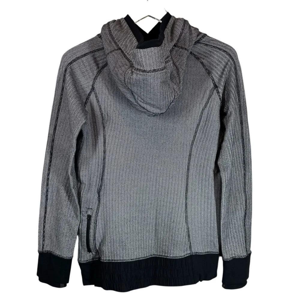 LULULEMON Women's 8 Think Fast Hooded Fitted Pullover  Black & White Herringbone